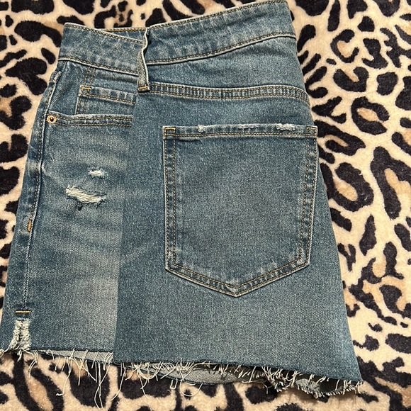 Old Navy High Rise OG Straight Short NWOT - Picture 4 of 4